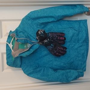 686 ski jacket with Thinsulate gloves